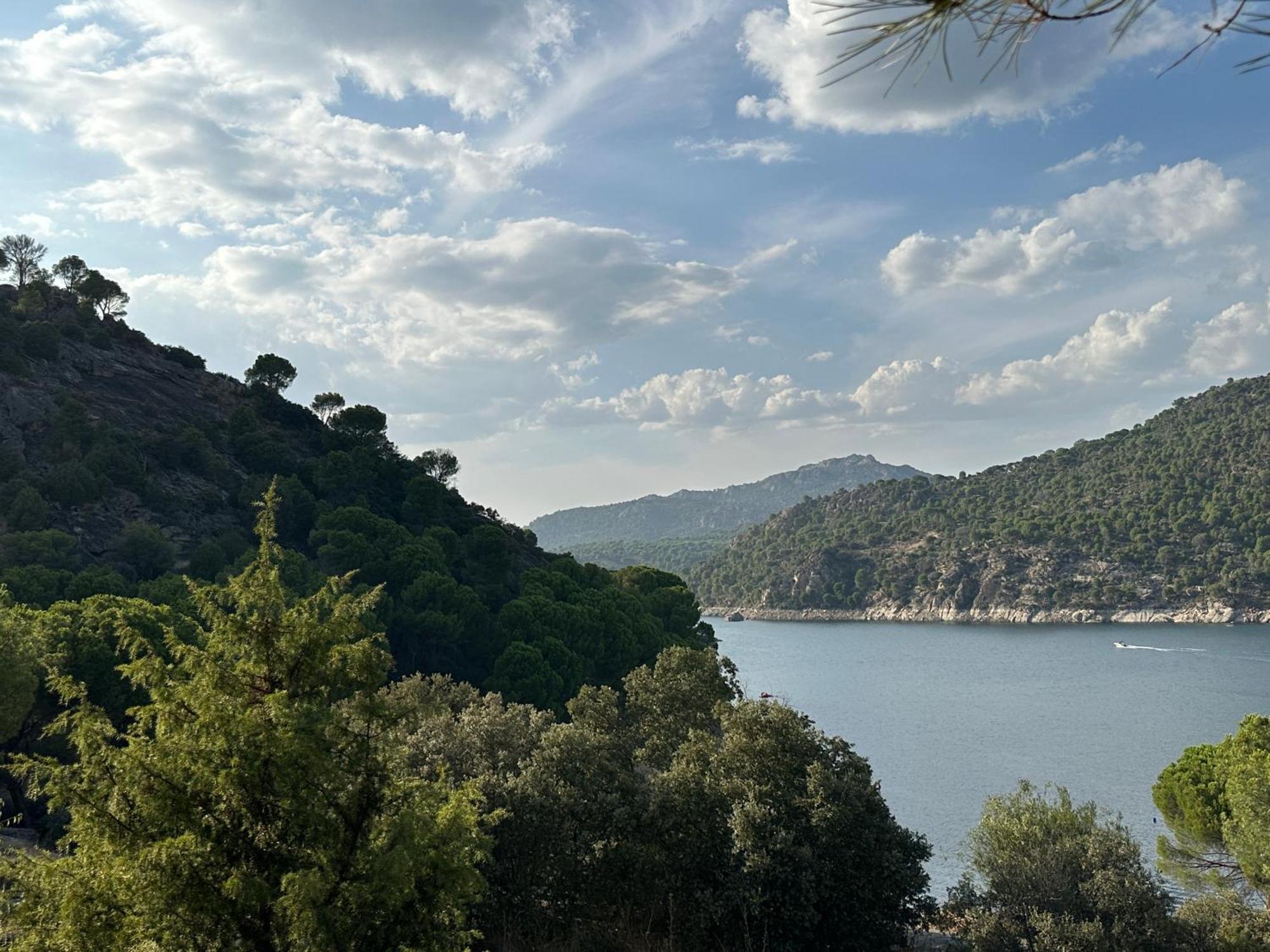 Hostal Myd Pantano Pelayos de la Presa Eksteriør billede